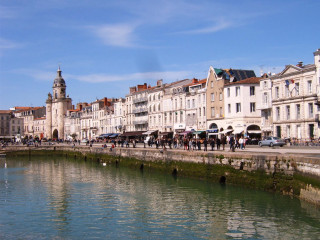 River city buildings bridge people - a city next free wallpaper