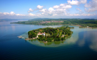 Small island lake boat town - a small island in the middle of a lake free wallpaper