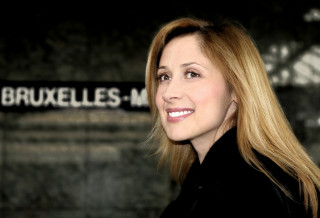 Woman blonde hair standing bruxelles - a sign free wallpaper