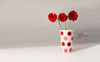 Vase red flowers valentines typographic - a happy valentines day free wallpaper
