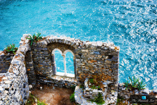 Stone wall window ocean rock - a stone wall free wallpaper for desktop