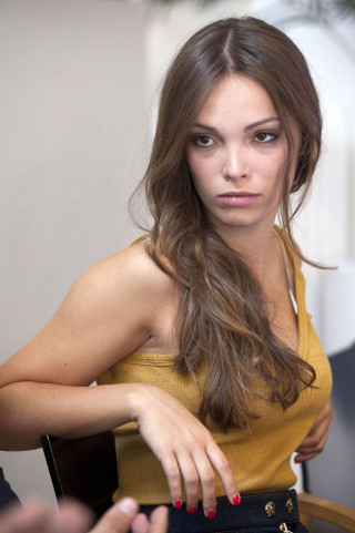 Woman serious look barbizon portrait - perfect free wallpaper for mobile