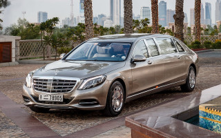 Silver car palm trees city - a silver car free wallpaper for desktop