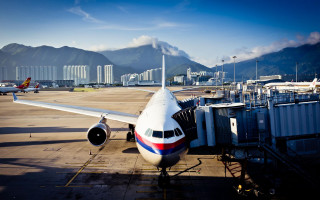 Jetliner airport tarmac terminal mountain - top of an airport tarmac next free wallpaper for desktop