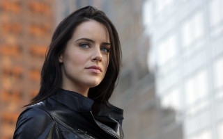 Woman black leather jacket city - a black leather jacket free wallpaper