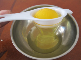 Person spoon bowl liquid egg - free light wallpaper for desktop