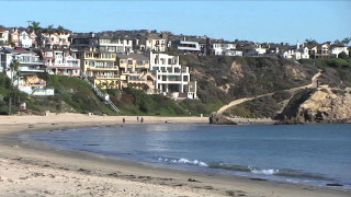 Beach houses hill water scenery - mingei free wallpaper