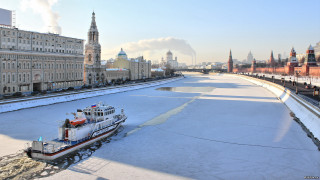 Boat snowy river bank city - andrey yefimovich martynov free wallpaper