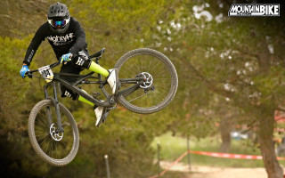 Man riding bike air dirt - kai carpenter free wallpaper for desktop