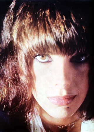 Woman bangs tie serious look - barbara nessim free wallpaper