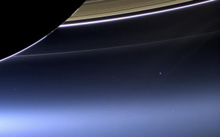 Saturn hubble blue streak distant - zenith view free wallpaper
