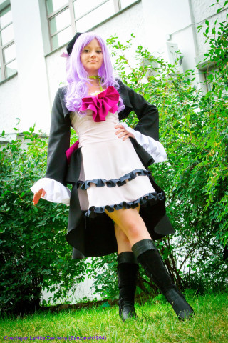 Woman cosplay forest bush ivy - the grass free wallpaper for mobile