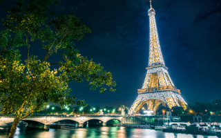 Eiffel tower night bridge boats - paris school free wallpaper