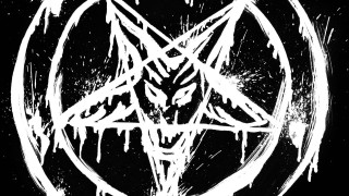Demon head circle black white - a screenprint free wallpaper for desktop