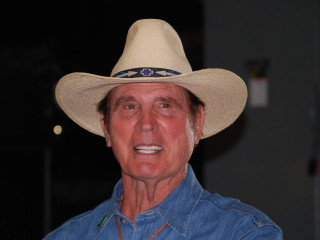 Man cowboy hat blue shirt - bill lewis free wallpaper