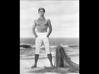 Man standing beach net hands - fletcher martin free wallpaper