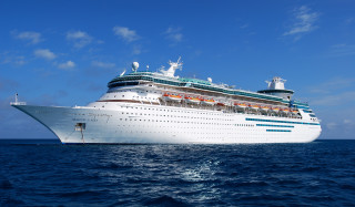 Cruise ship ocean blue sky 3 - andrew robertson free wallpaper