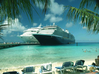 Cruise ship beach lounge swimming - the water below free wallpaper