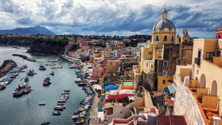 Harbor boats city mountain clouds - a mountain in the distance free wallpaper