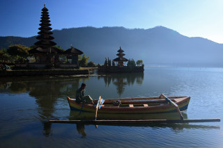 Man boat lake mountain pagoda - abidin dino free wallpaper for desktop
