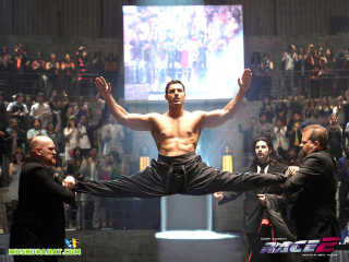 Man trick crowd stadium large - a large screen free wallpaper