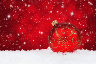 Red ornament snowflakes star naive - a snowy surface free wallpaper