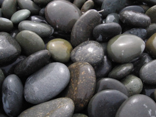 Pile of rocks green black - a pile of rocks free wallpaper for desktop