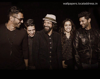 Group smiling camera black background - don arday free wallpaper for desktop