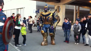 Man street costume group police - a statue free wallpaper