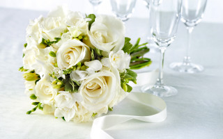 Bouquet white flowers champagne glasses - a white ribbon free wallpaper