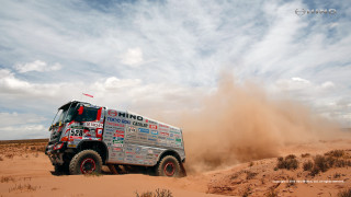 Truck driving desert dust tires - free motorcycles wallpaper for desktop