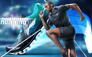 Man running shoe blue background - energetic free wallpaper for desktop