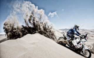 Dirt bike riding hill dust - dust free wallpaper