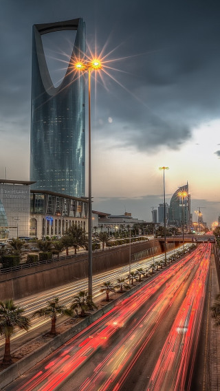 City street traffic tall building - free city wallpaper for mobile