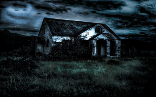 Creepy house field full moon - dark atmosphere free wallpaper for desktop