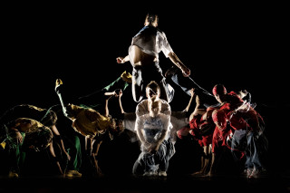 Group stage people man holding - gutai group free wallpaper for desktop