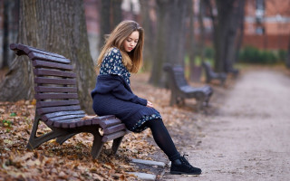 Woman bench park leaves ground - avgust černigoj free wallpaper