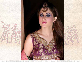 Purple dress gold headpiece floral - a gold free wallpaper