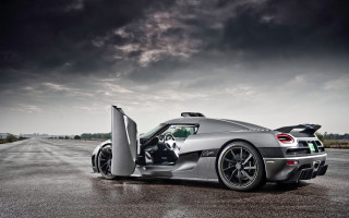 Silver sports car open doors 2 - ultra high detail free wallpaper
