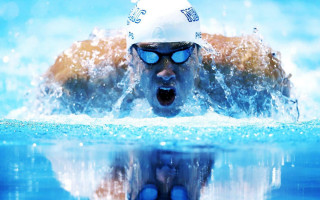 Swimmer cap goggles water head - clear focus free wallpaper