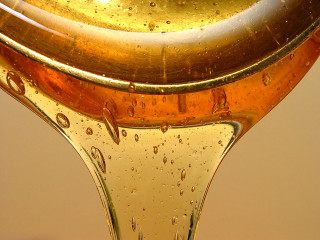 Liquid droplet gold base brown - brown background free wallpaper
