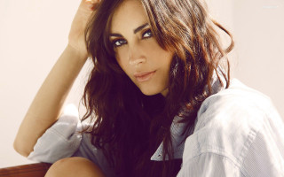 Woman blueeyes longhair handsup tachisme - the air free wallpaper