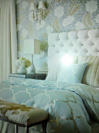 Bed blue comforter white headboard - a bed free wallpaper for mobile
