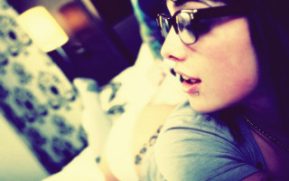 Woman glasses laptop funny face - a funny face free wallpaper