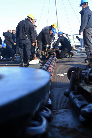 Men boat ramp background group - cable wire free wallpaper