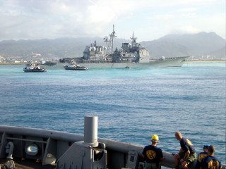 People boat ship water background - a group of people free wallpaper