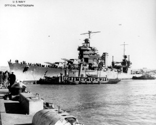 Battleship dock people boat water - elizabeth charleston free wallpaper