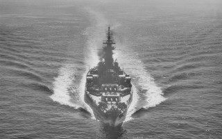 Large ship ocean waves smoke - wave free wallpaper