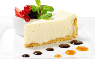 Cheesecake cherry plate chocolate sauce - a cherry free wallpaper