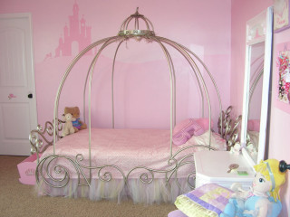 Pink bedroom princess bed mirror - the bed free wallpaper